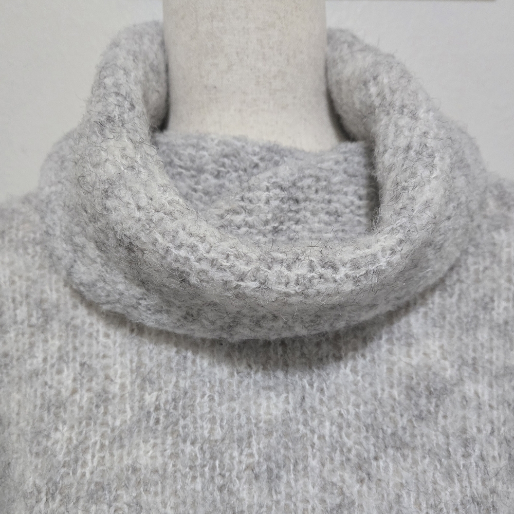 DEBUT Cozy Gray Chunky Turtleneck Women's Sweater Size Large - Picture 5 of 15